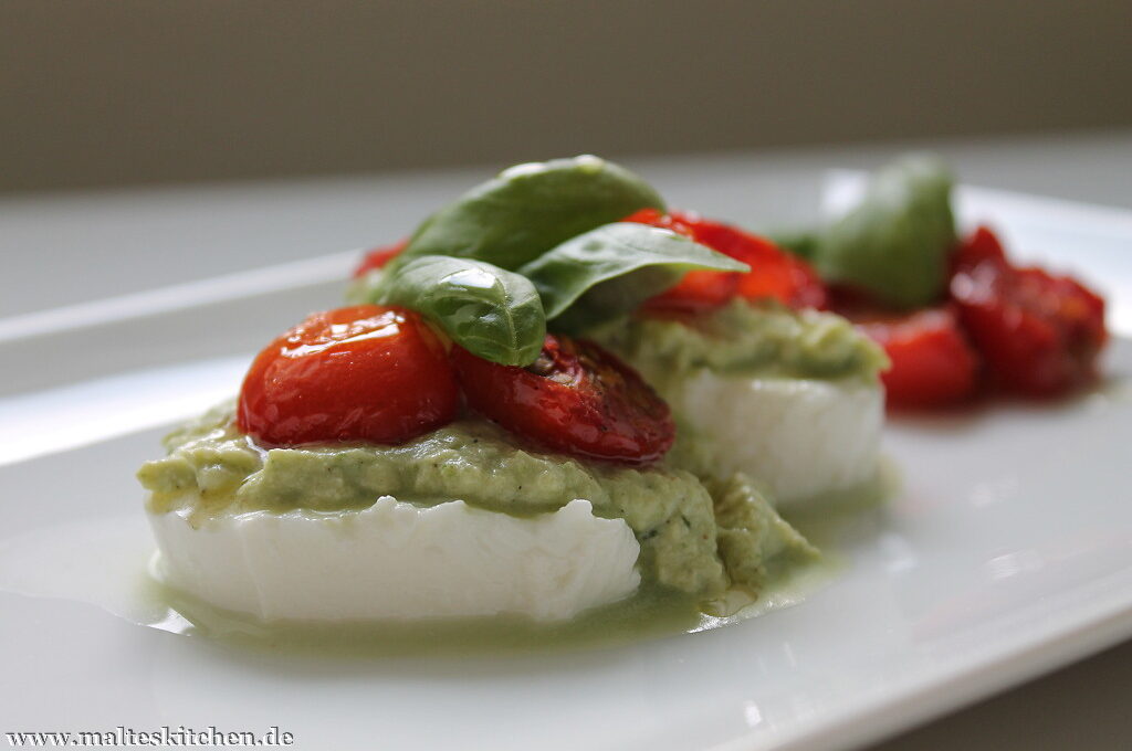 Eine tolle Vorspeise sind die Caprese-Törtchen