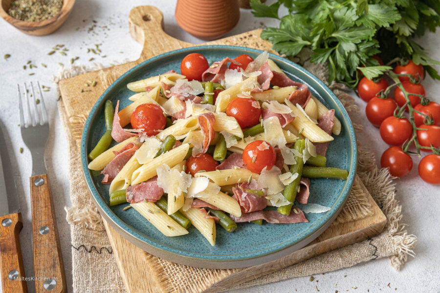 Rezept Penne mit Bohnen, Kirschtomaten und Fenchelsalami