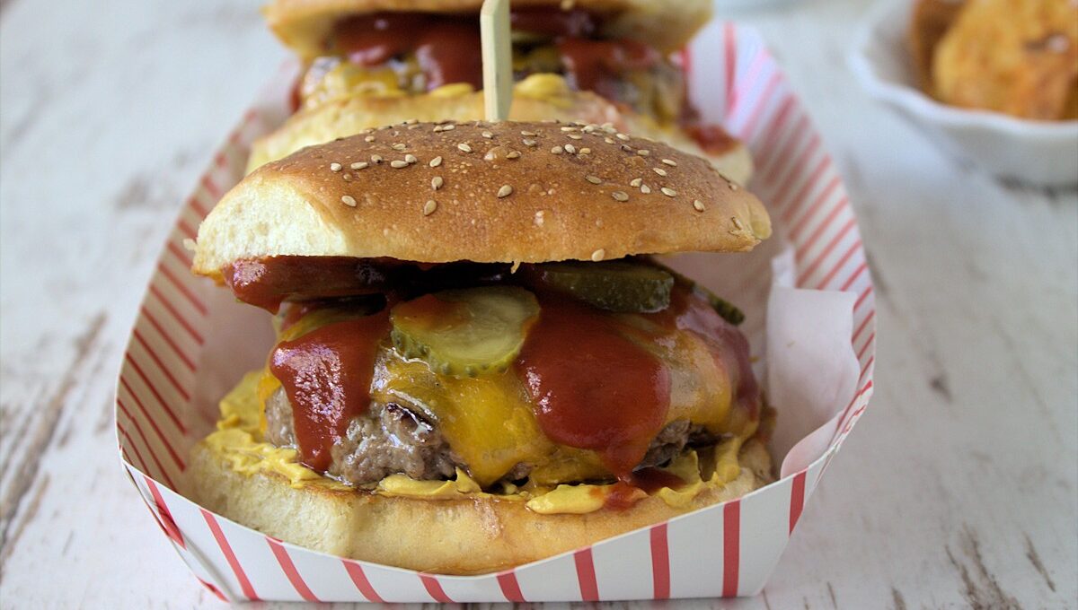 Rezept für klassische Burger Buns mit Trockenhefe