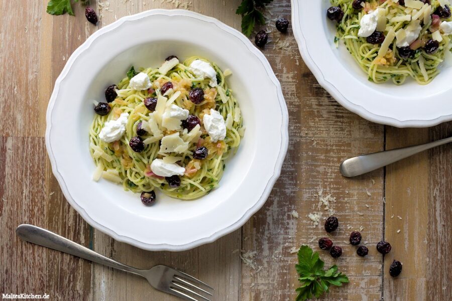 Rezept Spaghettini mit Paranuss-Petersilien-Pesto und Cranberry