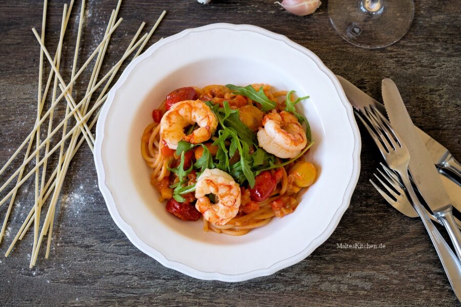 Rezept für Spaghetti mit Paprika, Tomaten & Garnelen