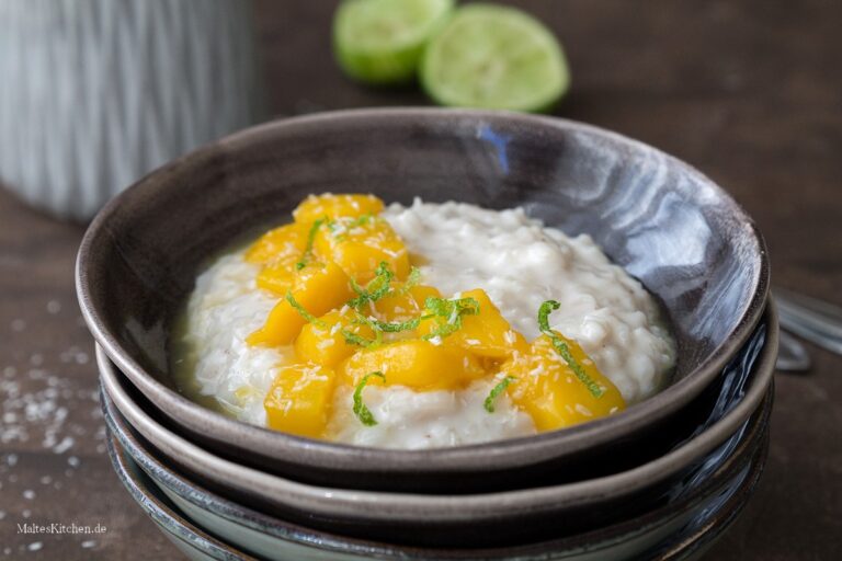 Cremiger Kokos-Milchreis mit Mango und Limette