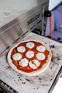Pizza vom Meateor Helios Beef Maker