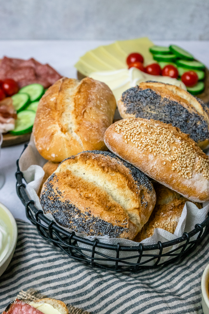 Knusprige Brötchen zum Frühstück selber backen mit der Bosch OptiMUM