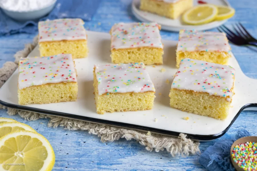 Saftiger Zitronenkuchen vom Blech