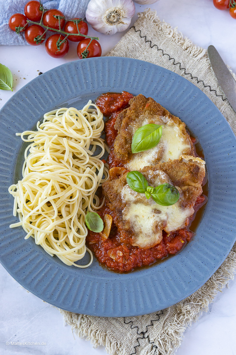 Schnitzel überbacken - mit Spaghetti und Tomatensauce