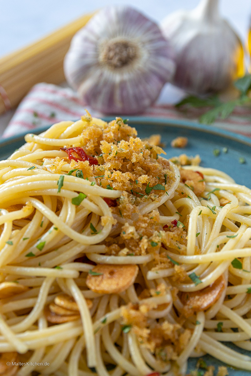 Pangrattato für die Spaghetti mit Knoblauch.