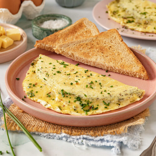 Omelett mit Käse und Kräutern