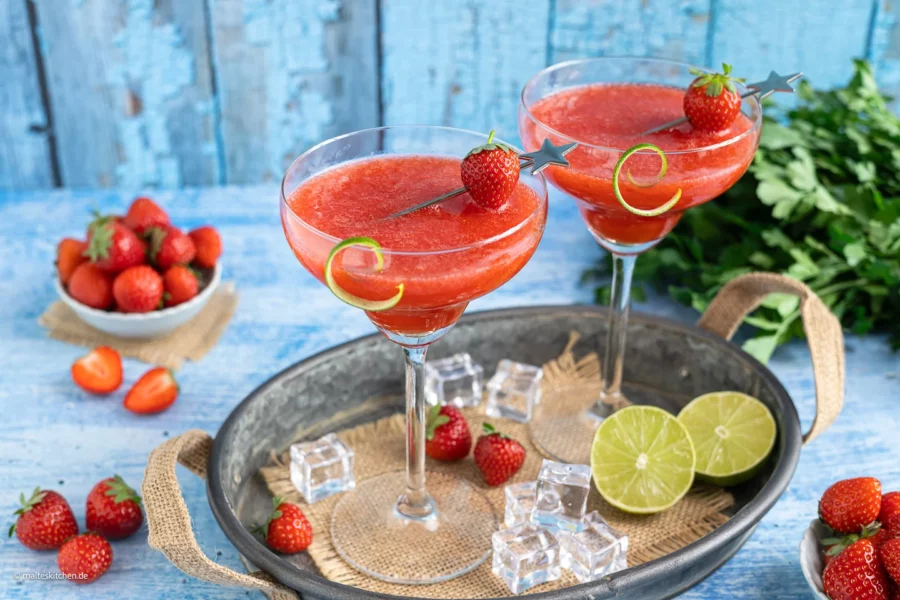 Frozen Erdbeer-Daiquiri - sommerlicher Cocktail