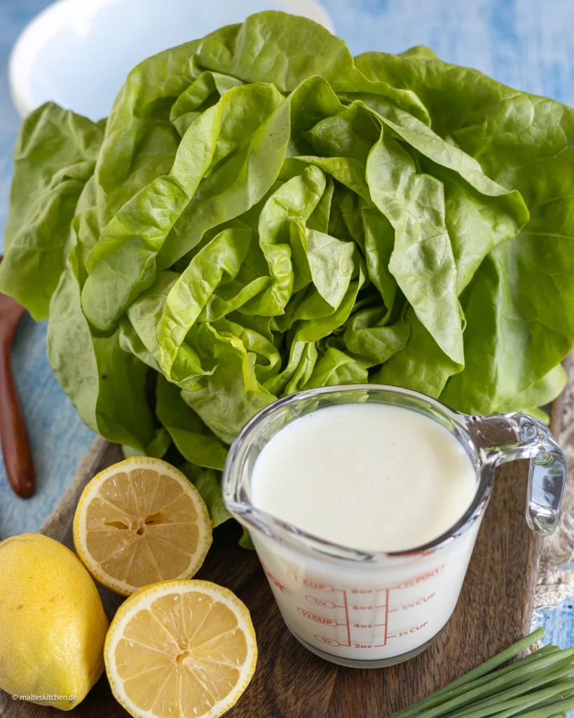 Erfrischendes Buttermilch-Zitronen-Dressing fr Blattsalate