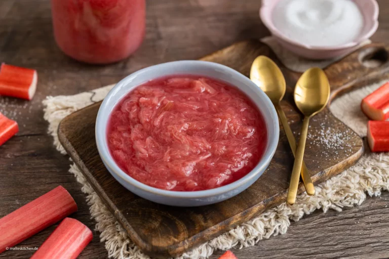 Einfaches Rhabarberkompott nach Rezept meiner Oma