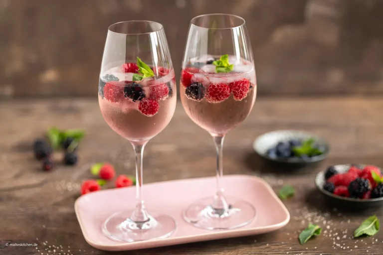 Lillet Wild Berry Bowle Mit Sekt