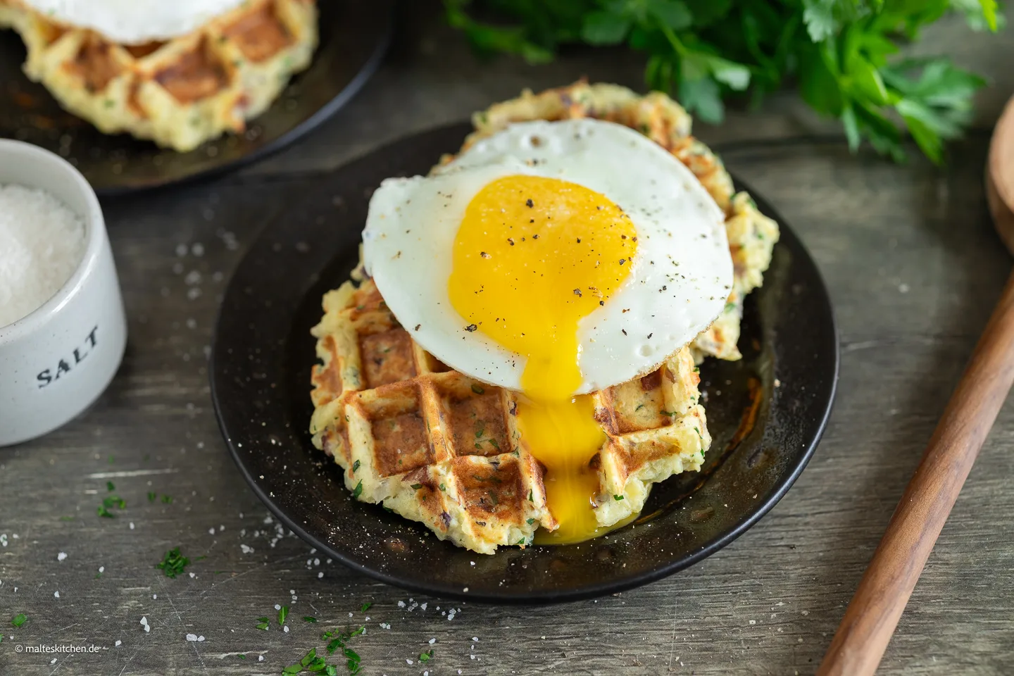 洋書 LECKERE WAFFELN UND PFANNKUCHEN FUR JEDE Genussmomente: Waffeln & Pfannkuchen