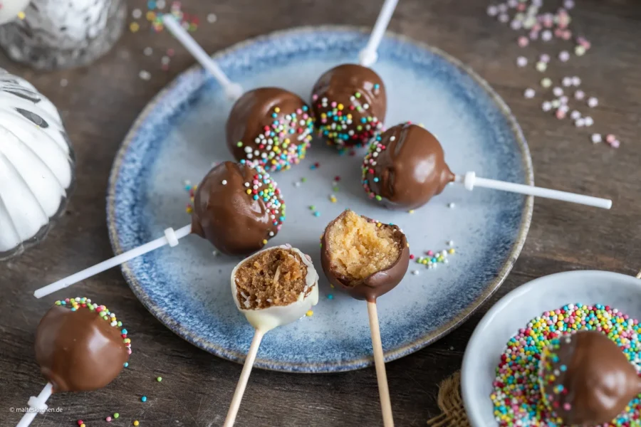 Cake-Pops: leckere Kuchen am Stiel