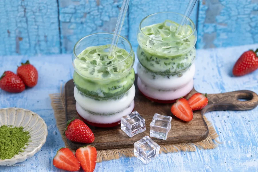 Strawberry Matcha Latte - das Trendgetränk für den Sommer