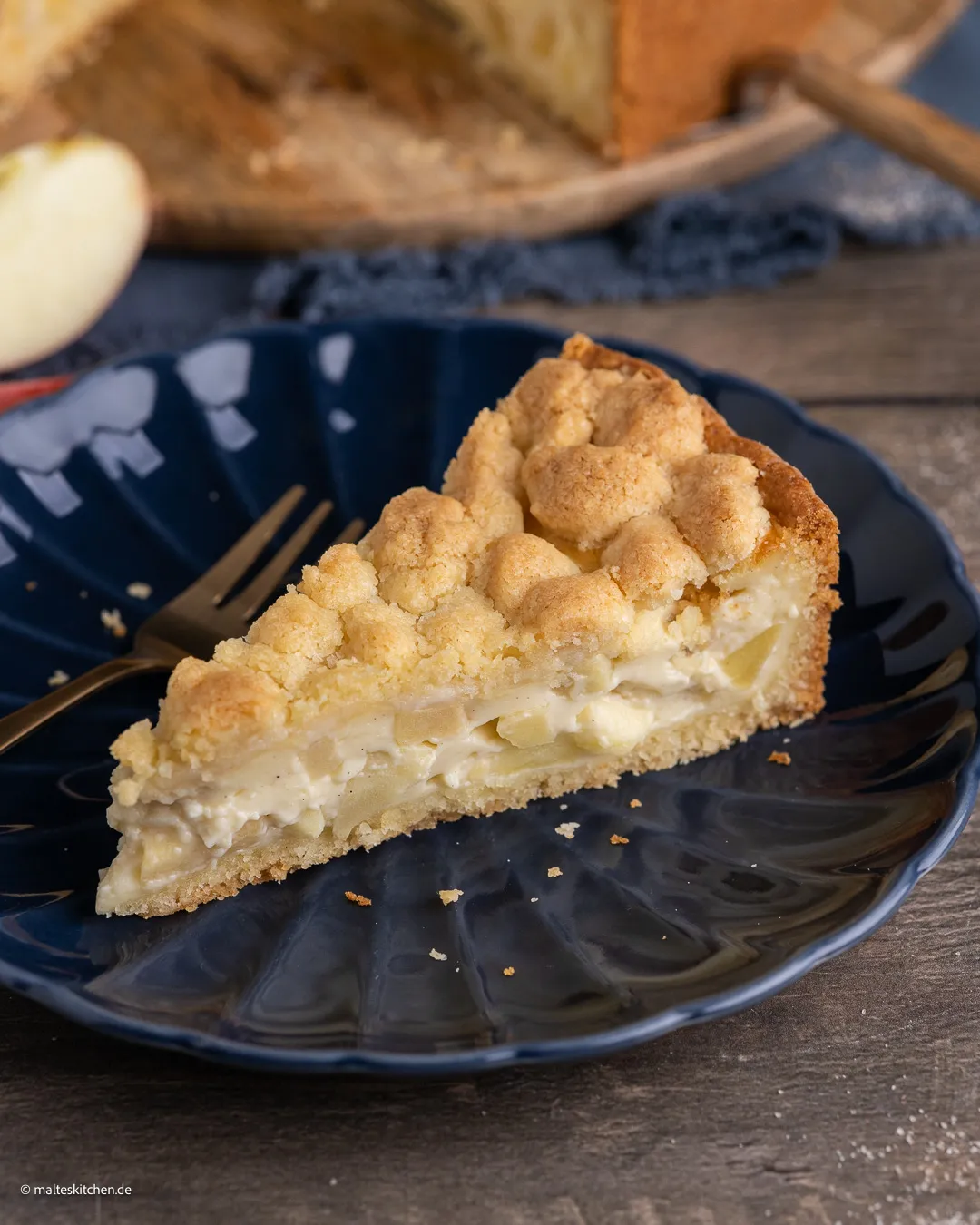 Apfelkuchen mit Pudding gefüllt
