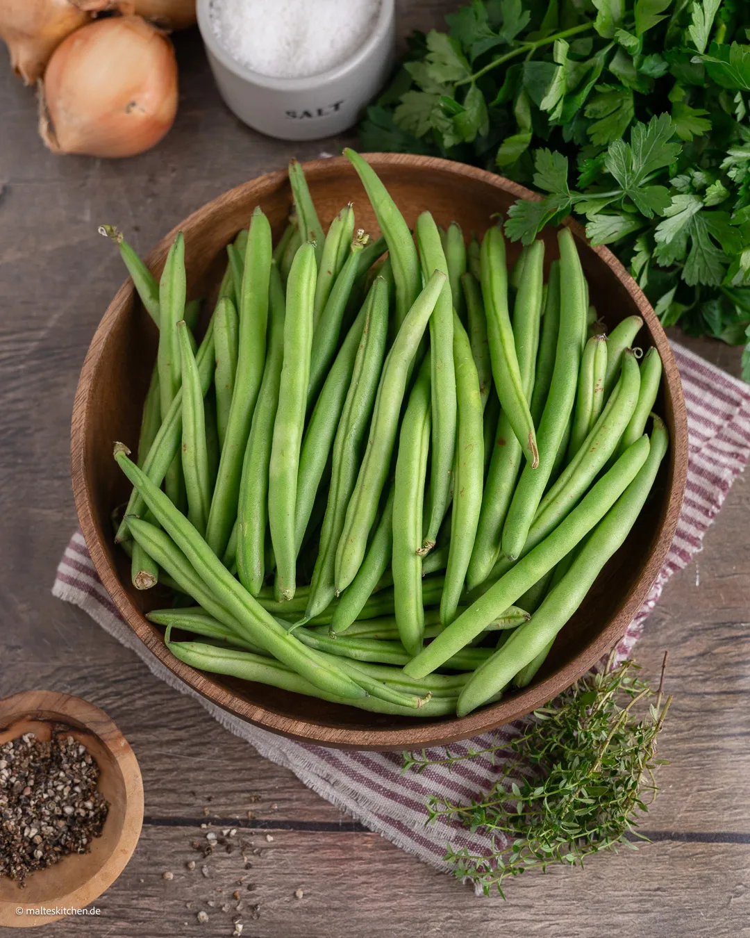 Grüne Bohnen für den Salat
