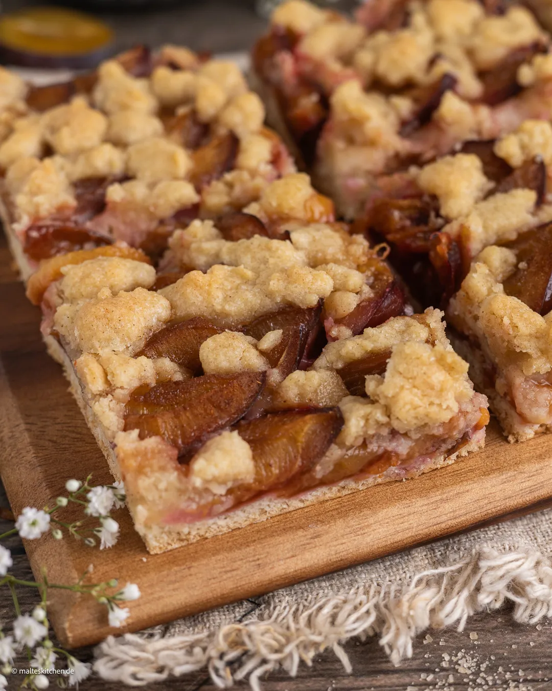 Saftiger Zwetschgendatschi mit Streusel