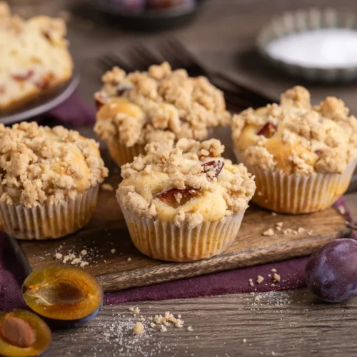 Saftige Zwetschgenmuffins mit knusprigen Zimtstreuseln