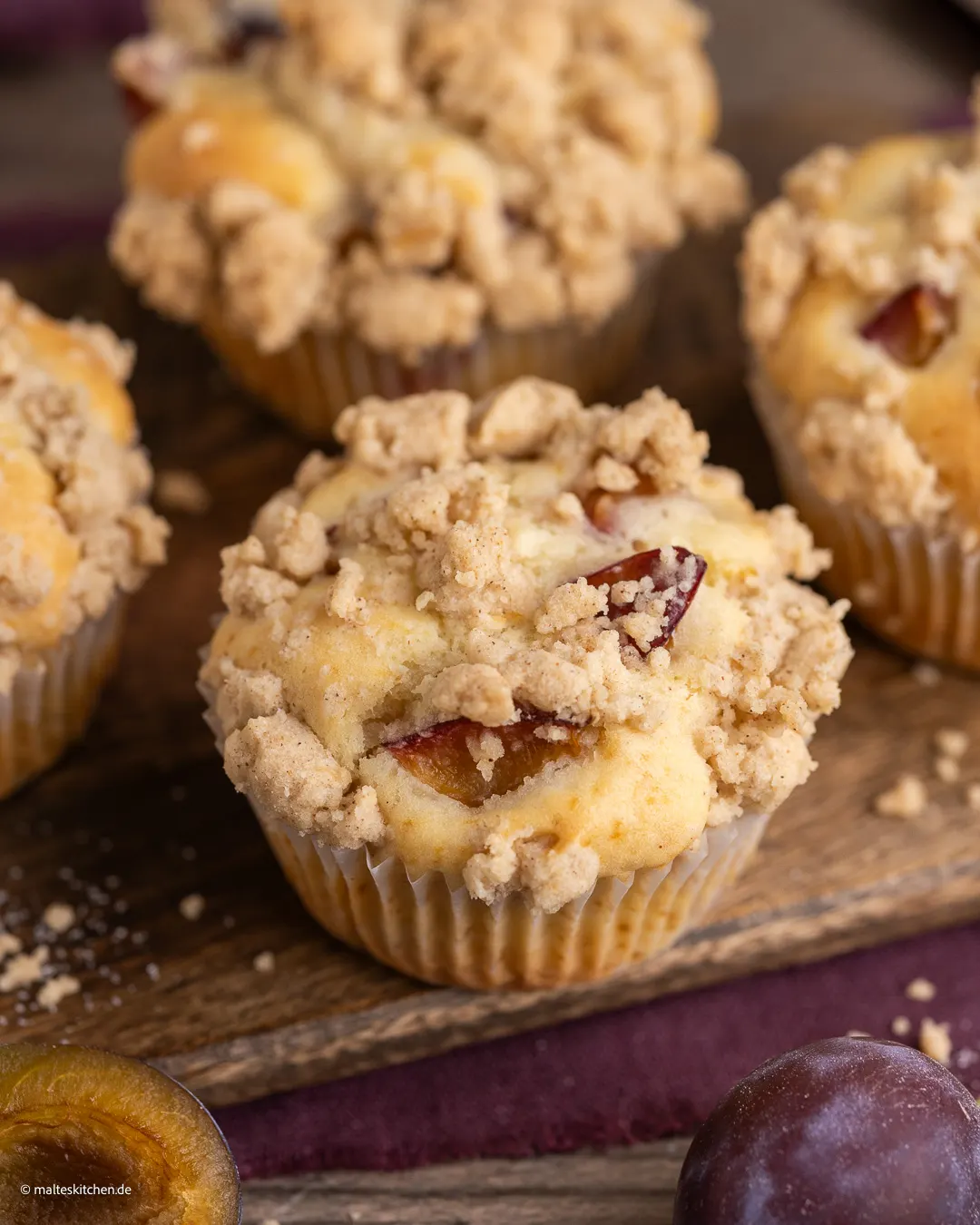 Saftige Zwetschgenmuffins mit knusprigen Zimtstreuseln