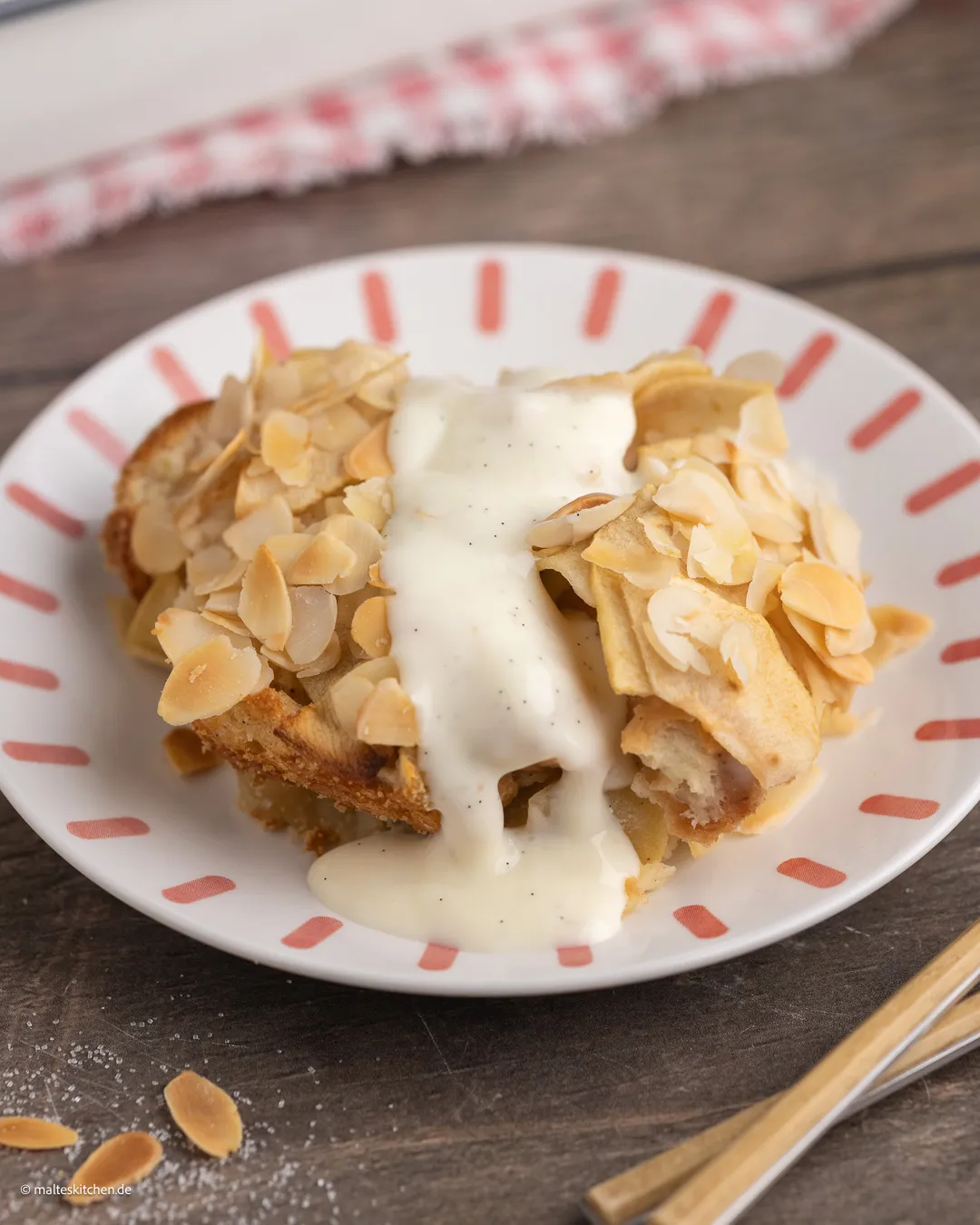 Scheiterhaufen mit Vanillesoße